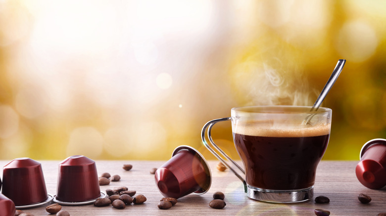 چه کسانی باید قهوه بدون کافئین را انتخاب کنند؟