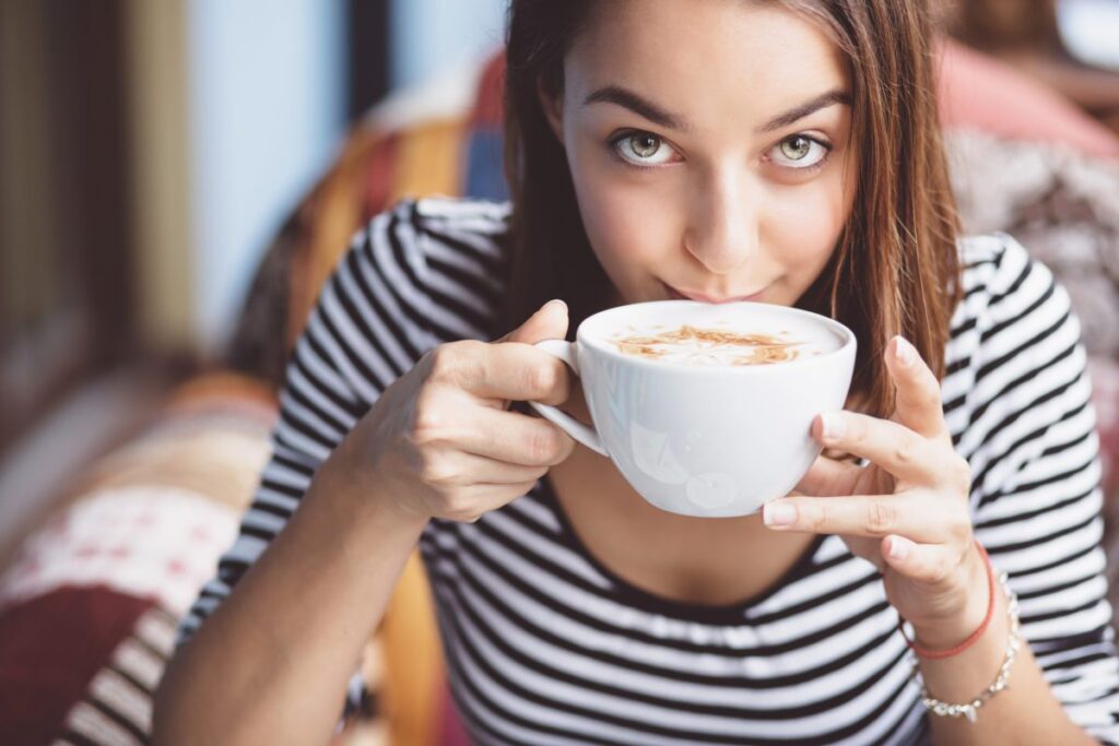تفاوت قهوه کافی میت و قهوه معمولی: مقایسه و تفاوت‌های موجود بین قهوه کافی میت و قهوه سنتی